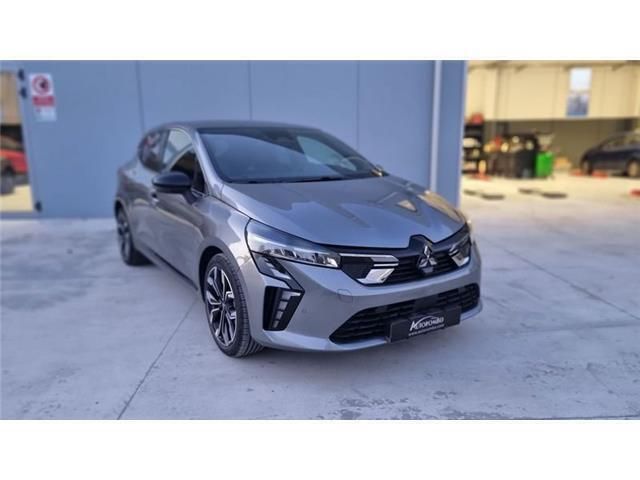 Grigio Usata 2024 Mitsubishi Colt Intense Tre volumi | 21.250 € (Molto cara) - Immagine 1/4