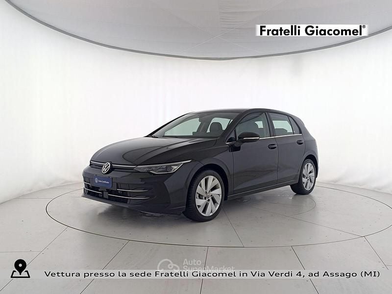 Usata VW Golf VIII Style 150 CV (110 kW) 2025 Grenadill black metallizzato Berlina