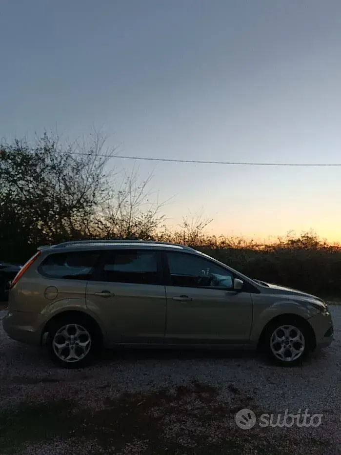 Usata Ford Focus 90 CV (66 kW) 2010 Blu Station wagon