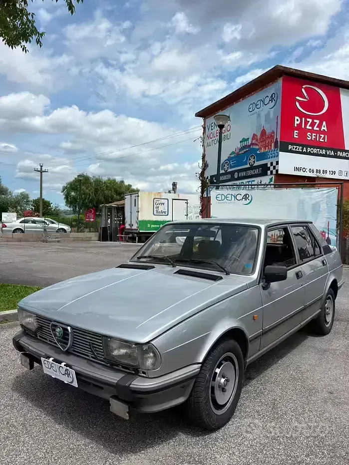 Usata Alfa Romeo Giulietta Ti 129 CV (94 kW) 1982 Grigio Berlina