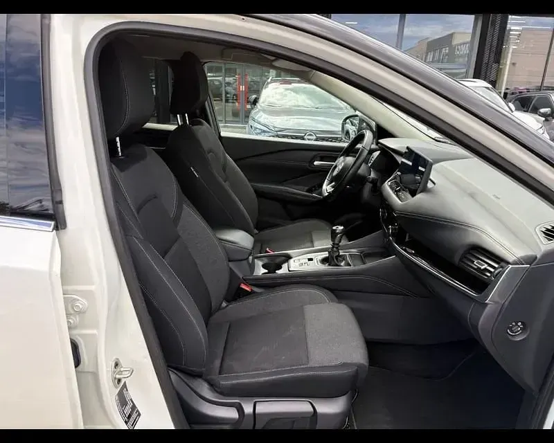 Usata Nissan Qashqai N-Connecta 140 CV (102 kW) 2023 Bianco SUV