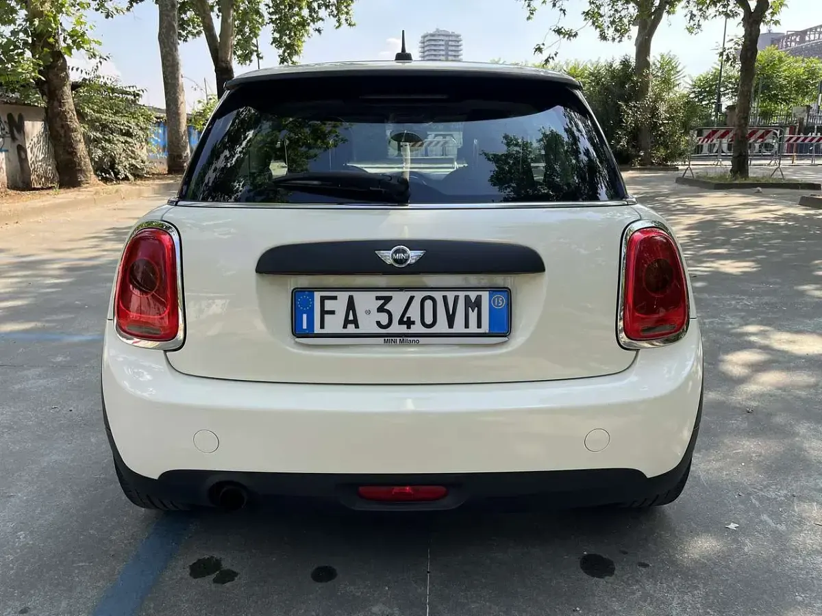 Usata Mini ONE 102 CV (75 kW) 2015 Bianco Utilitaria
