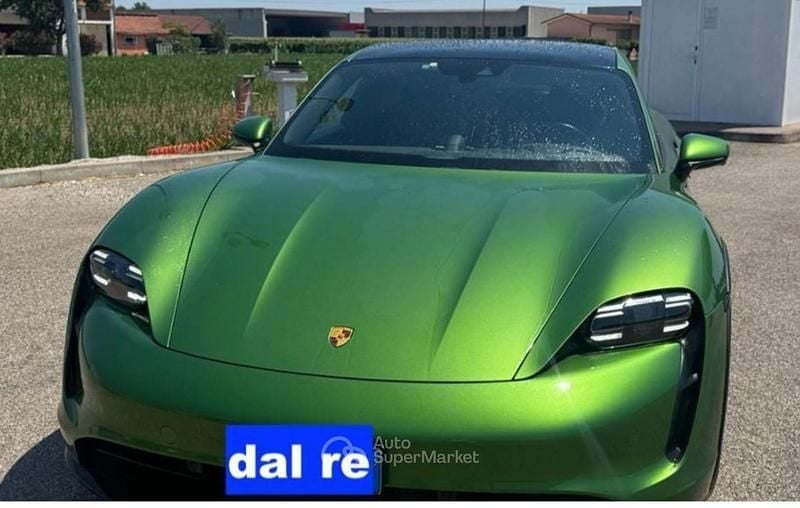 Usata Porsche Taycan Sport Turismo 319 kW (435 CV) 2022 Verde Station wagon