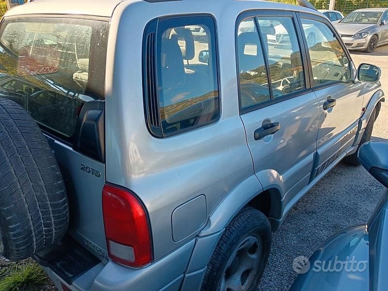 Usata Suzuki Grand Vitara 109 CV (80 kW) 2005 Argento SUV