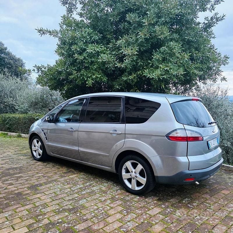 Usata Ford S-MAX S 160 CV (117 kW) 2010 Grigio Monovolume