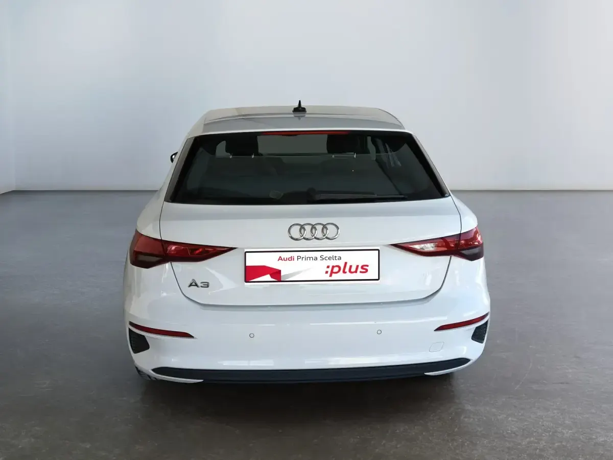 Usata Audi A3 Sportback Business 116 CV (85 kW) 2024 Bianco Utilitaria