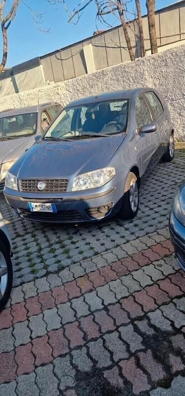 Usata Fiat Punto Emotion 80 CV (58 kW) 2004 Blu Utilitaria