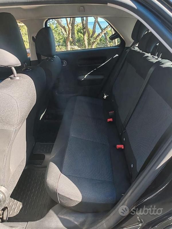 Usata Citroën C4 Feel 101 CV (74 kW) 2018 Nero SUV