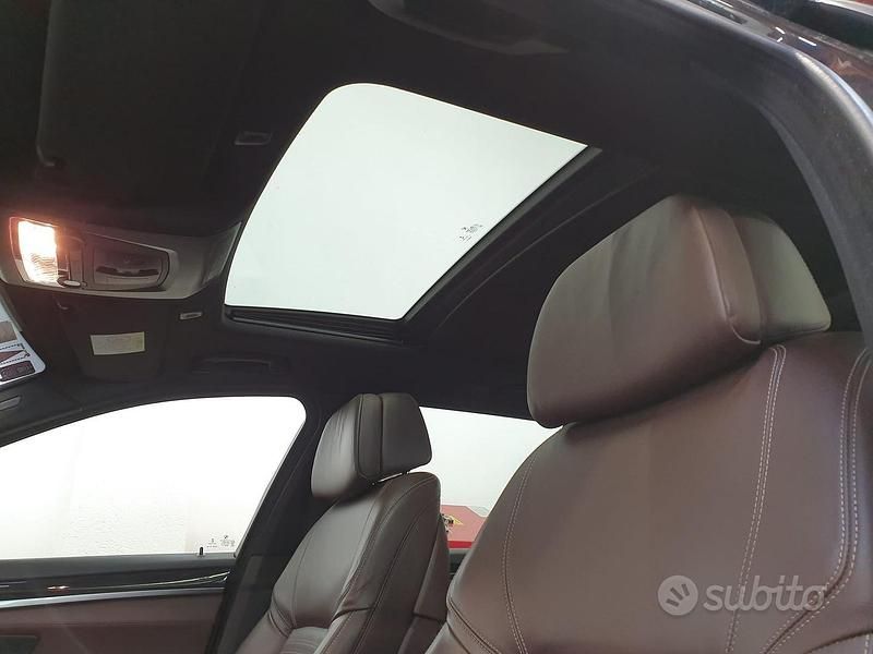 Usata BMW 530 Luxury Line 258 CV (189 kW) 2014 Nero Station wagon
