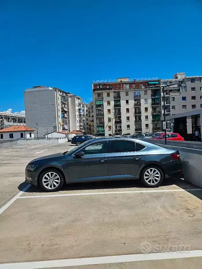 Usata Skoda Superb Executive 150 CV (110 kW) 2018 Grigio Berlina