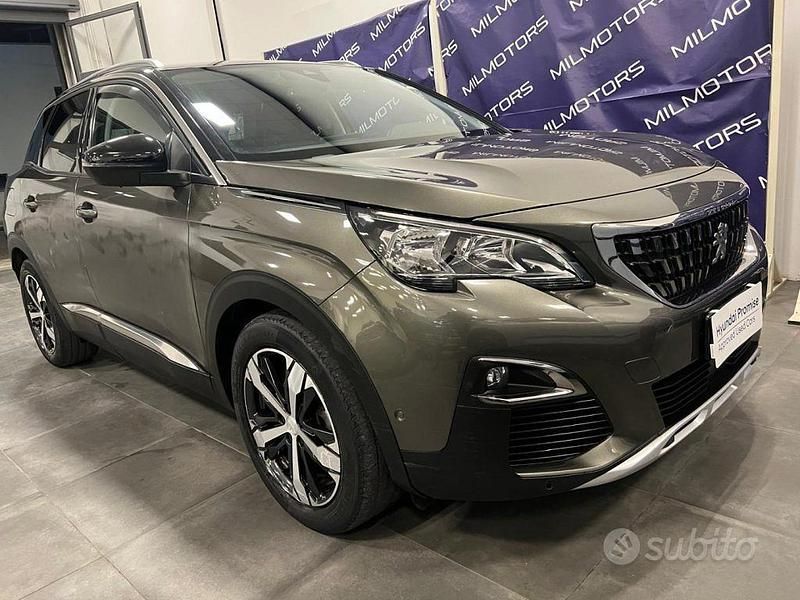 Usata Peugeot 3008 Allure 130 CV (95 kW) 2020 Verde SUV