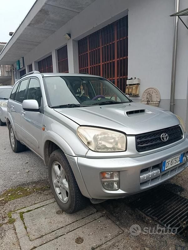 Usata Toyota RAV4 2003 Grigio SUV