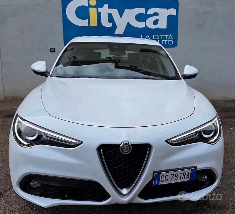 Usata Alfa Romeo Stelvio Business 190 CV (139 kW) 2021 Bianco SUV