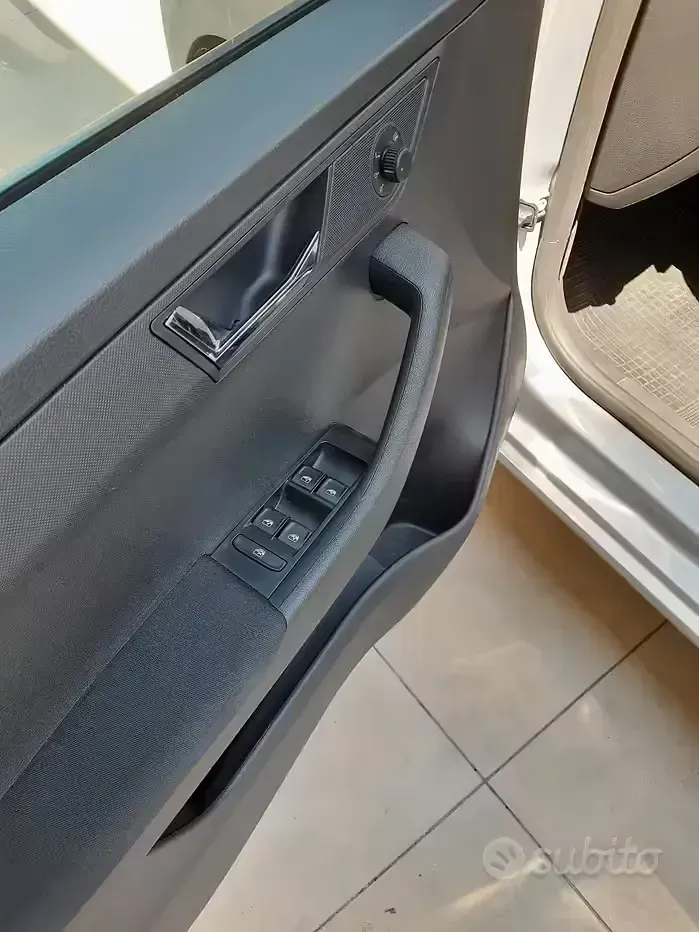 Usata Skoda Fabia 75 CV (55 kW) 2018 Grigio Station wagon