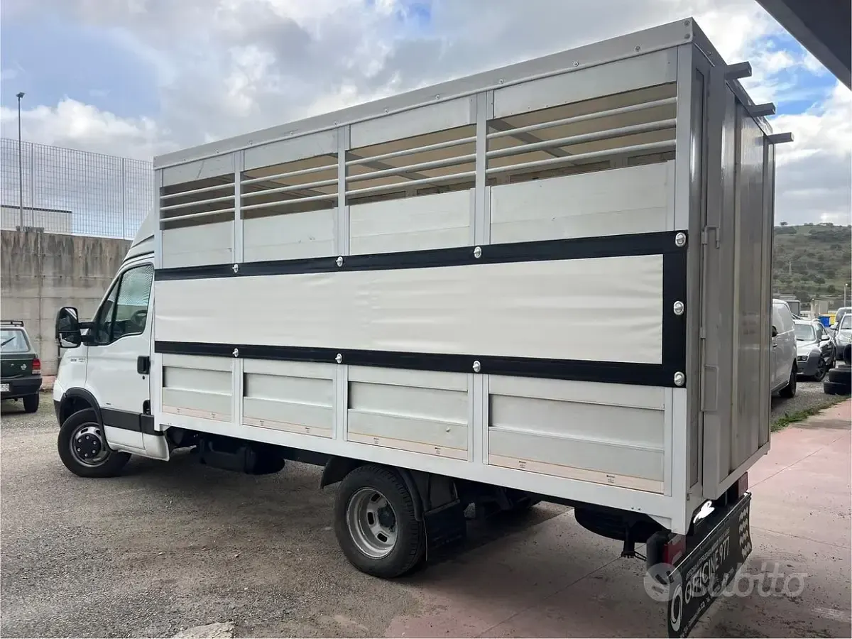 Usata Iveco Daily 177 CV (130 kW) 2008 Bianco