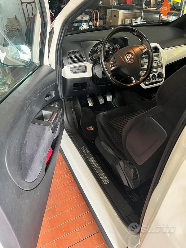 Usata Abarth Grande Punto 155 CV (114 kW) 2008 Bianco Utilitaria