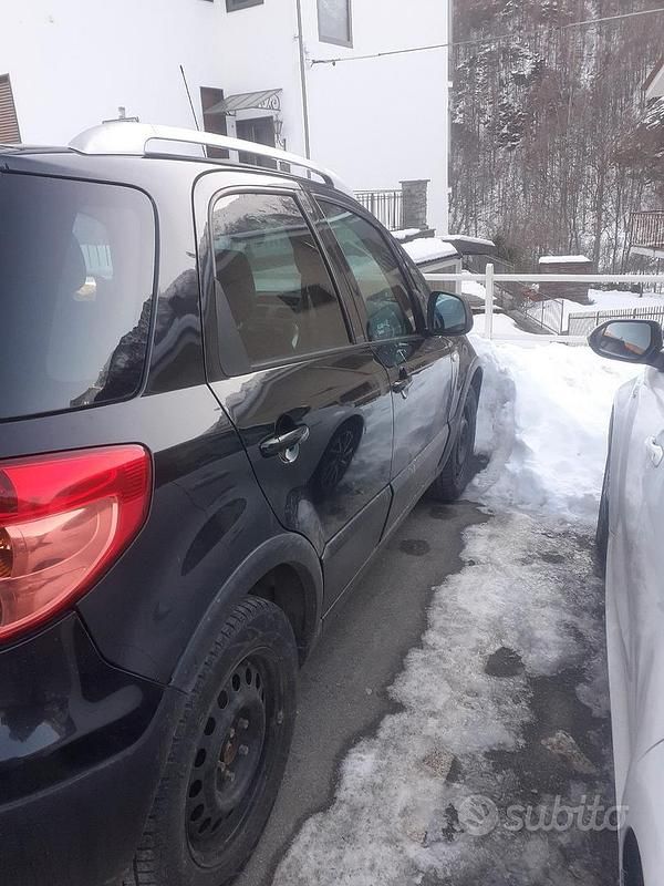 Usata Fiat Sedici 120 CV (88 kW) 2008 Nero SUV