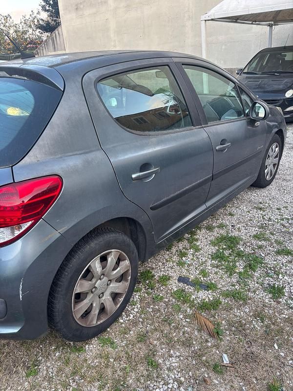Usata Peugeot 207 68 CV (50 kW) 2008 Berlina