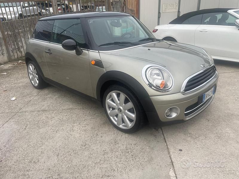 Usata Mini Cooper 119 CV (87 kW) 2009 Marrone Utilitaria