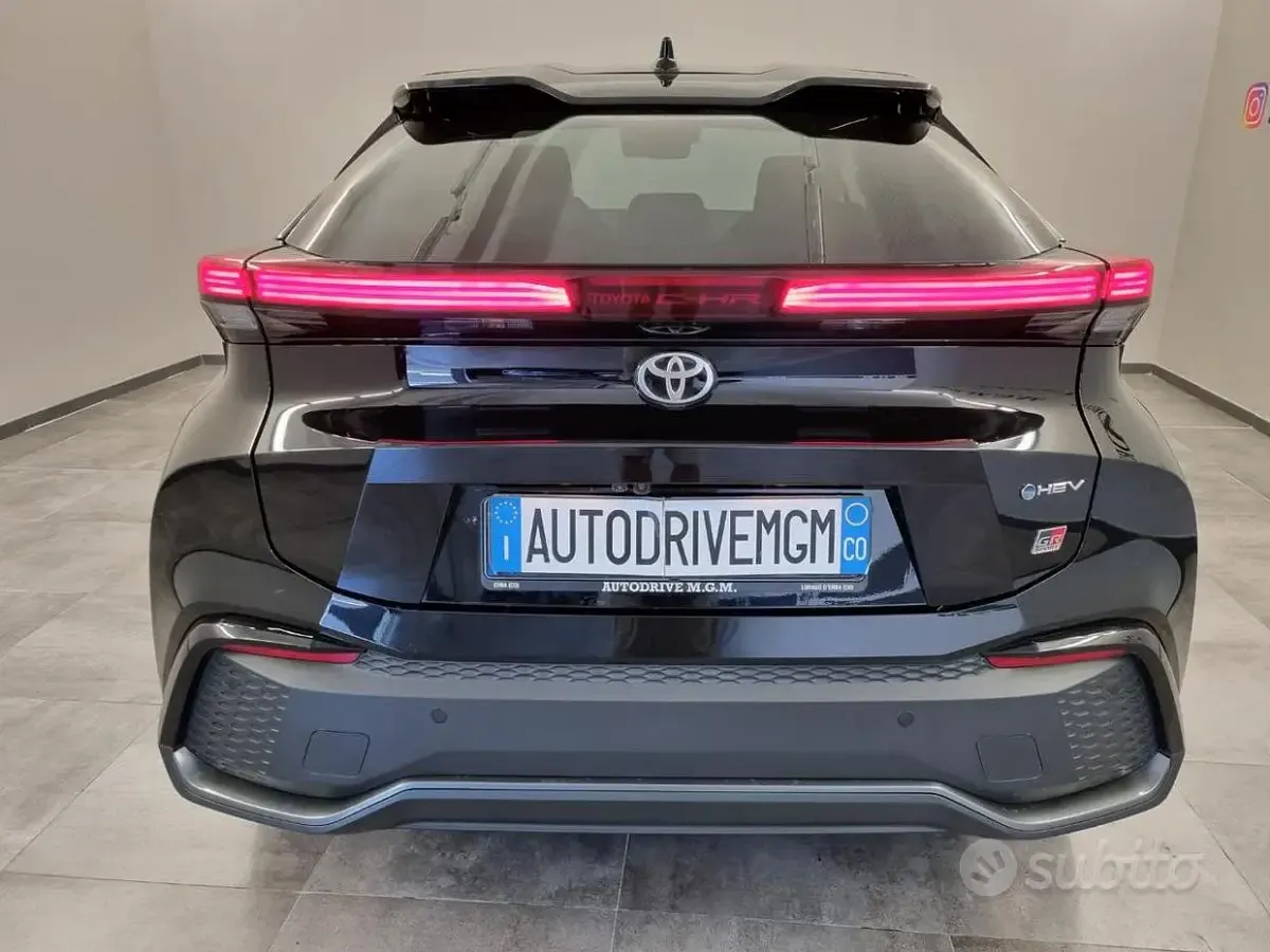 Usata Toyota C-HR+ Sport 152 CV (111 kW) 2024 Grigio SUV