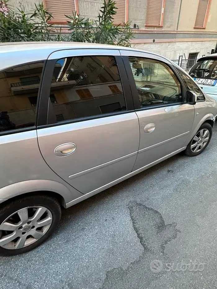 Usata Opel Meriva 101 CV (74 kW) 2005 Grigio Monovolume