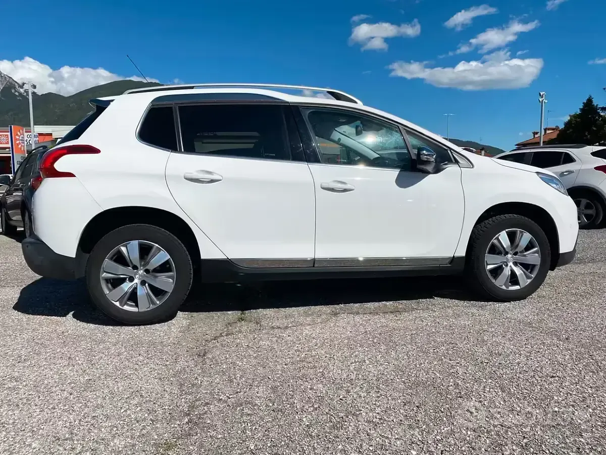 Usata Peugeot 2008 Allure 82 CV (60 kW) 2016 Bianco SUV