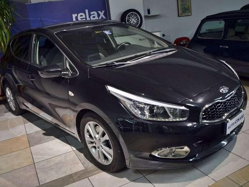 Usata Kia Ceed 128 CV (94 kW) 2015 Nero Utilitaria