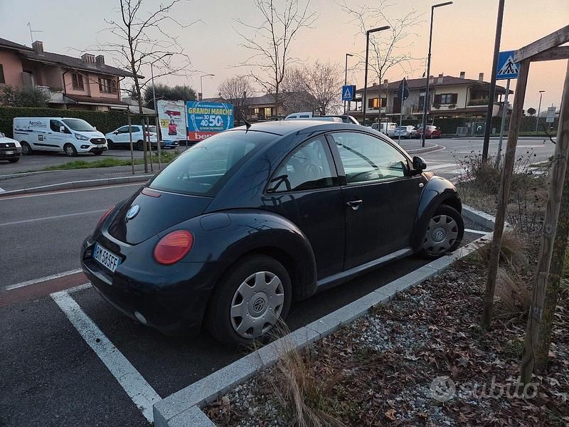Usata VW New Beetle 90 CV (66 kW) 2000 Utilitaria