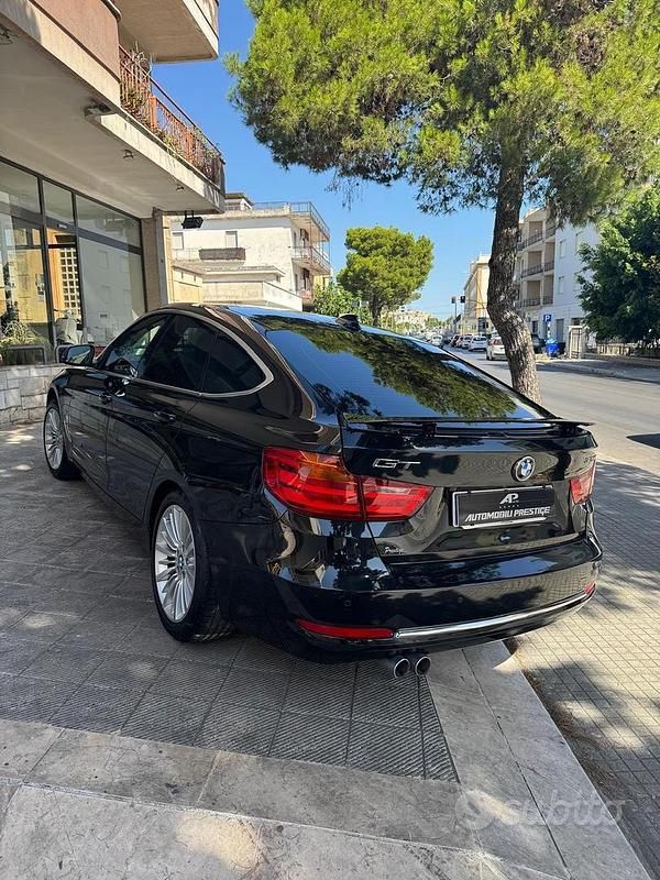 Usata BMW 318 Luxury Line 190 CV (139 kW) 2016 Nero Berlina