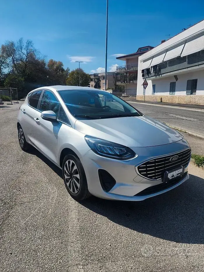 Usata Ford Fiesta Titanium 75 CV (55 kW) 2023 Grigio Utilitaria