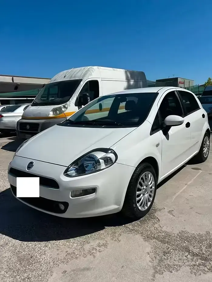 Usata Fiat Punto Street 85 CV (62 kW) 2014 Bianco Utilitaria