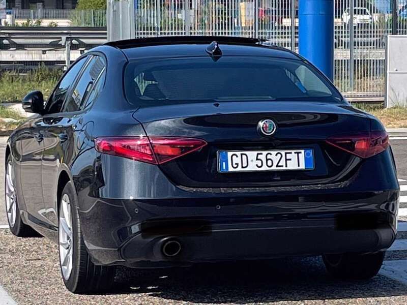 Usata 2019 Alfa Romeo Giulia Super Tre volumi | 25.000 € (Buon prezzo) - Immagine 1/4