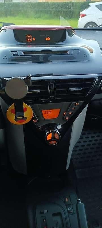 Usata Toyota iQ Executive 101 CV (74 kW) 2010 Grigio Utilitaria