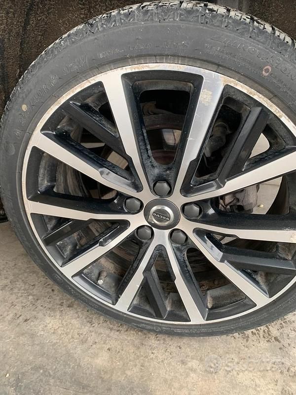 Usata Volvo V40 Business Edition 120 CV (88 kW) 2017 Grigio Berlina