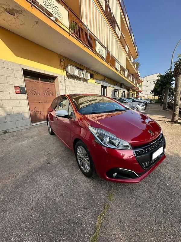 Usata Peugeot 208 Allure 2018 Bordeaux Utilitaria