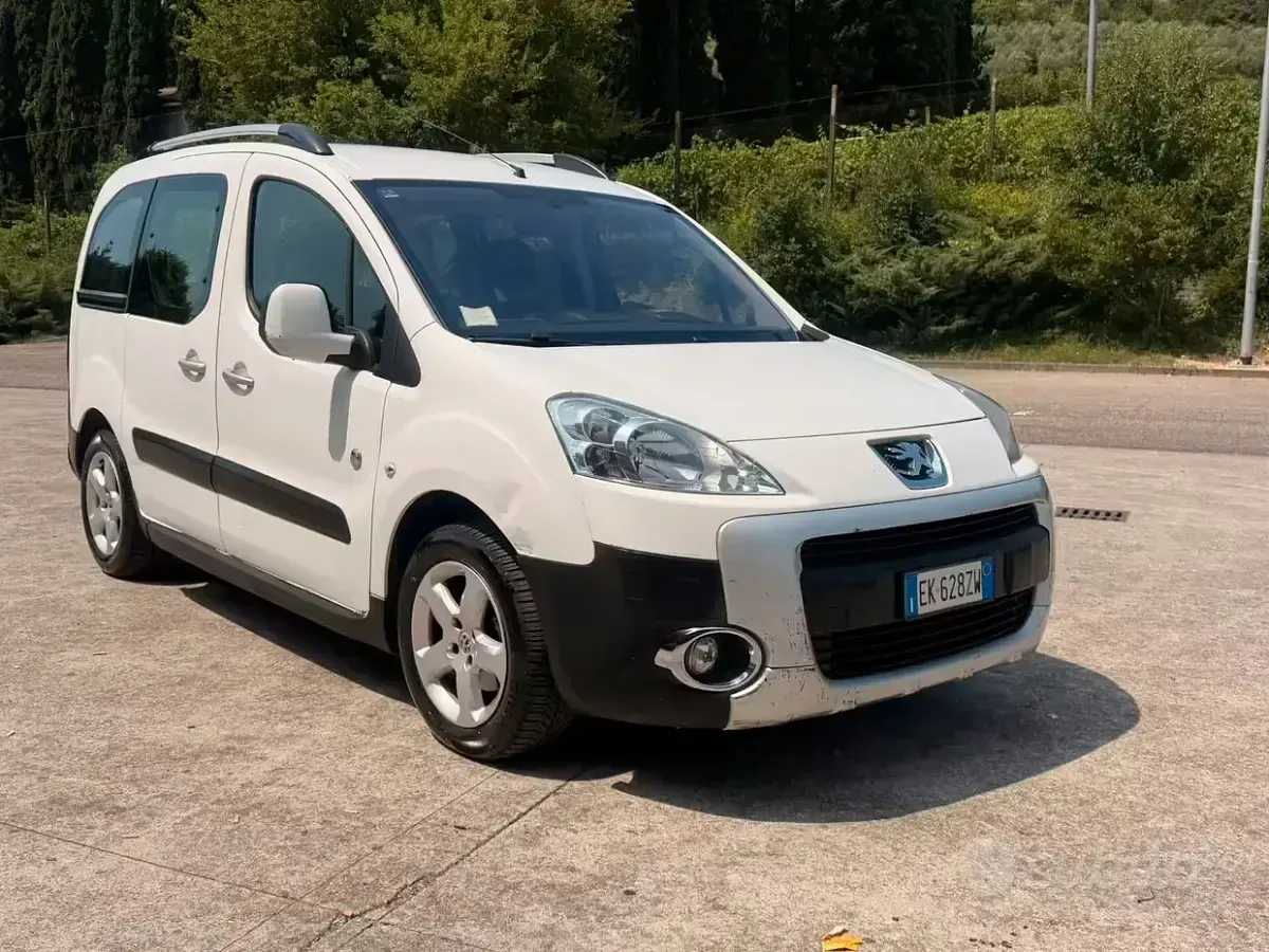 Usata Peugeot TePee 120 CV (88 kW) 2012 Bianco Berlina