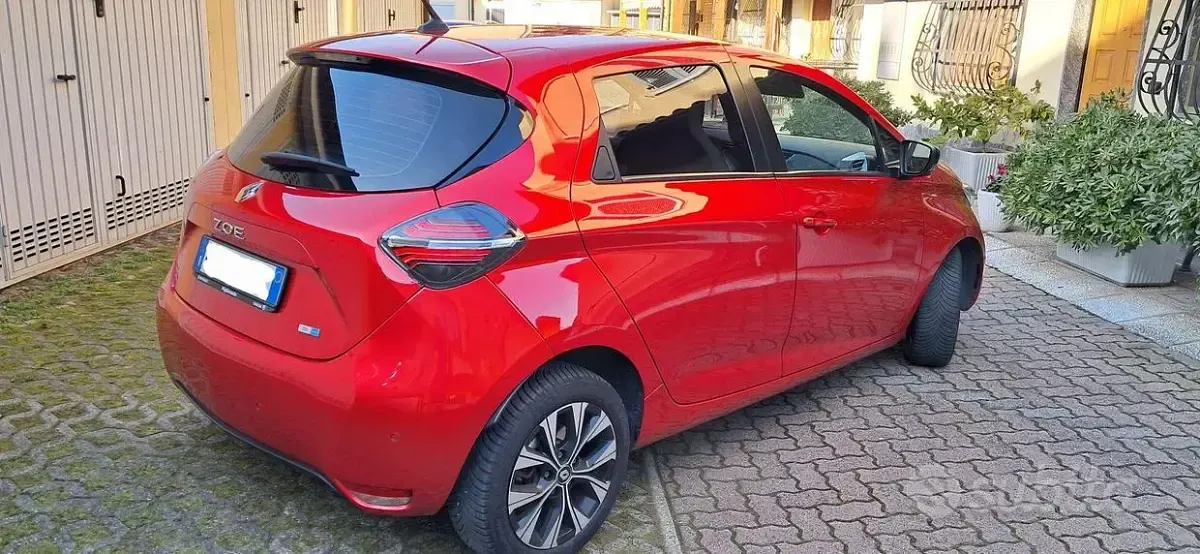 Usata Renault Zoe Intens 50 kW (69 CV) 2021 Rosso Utilitaria