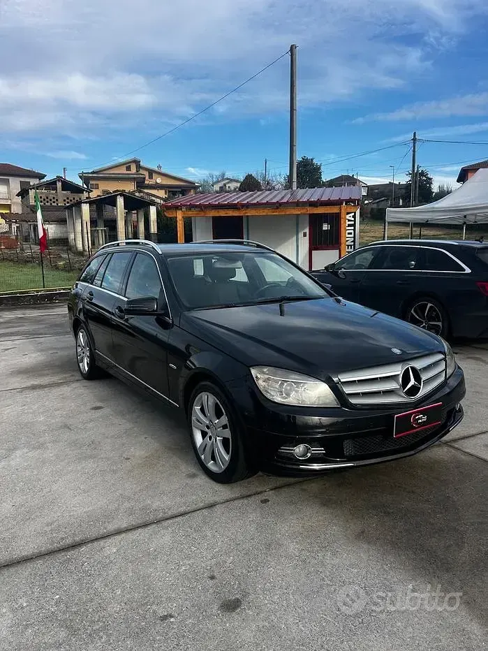 Usata Mercedes C220 Avantgarde 170 CV (125 kW) 2009 Nero Berlina