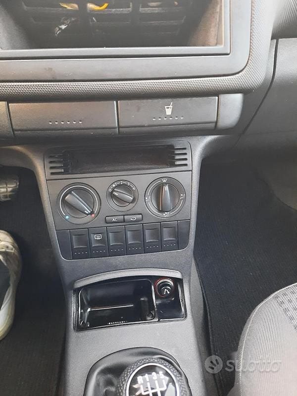 Usata VW Polo Comfortline 74 CV (54 kW) 2000 Verde Berlina