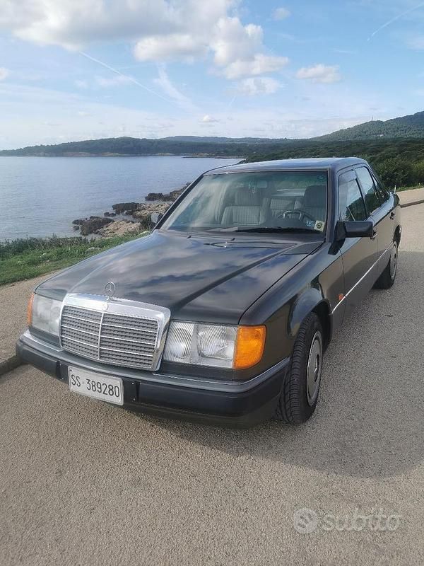 Usata Mercedes E200 1991 Nero Berlina