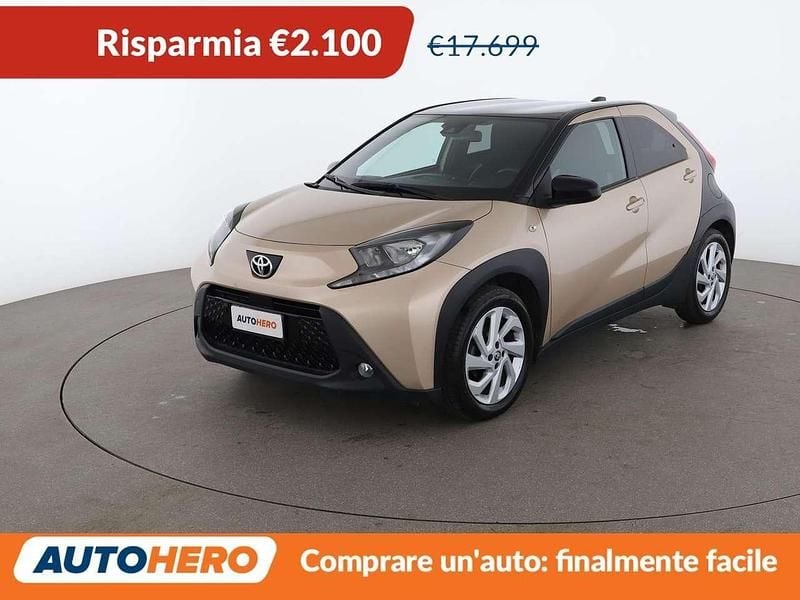 Usata Toyota Aygo X Trend 72 CV (52 kW) 2022 Oro SUV