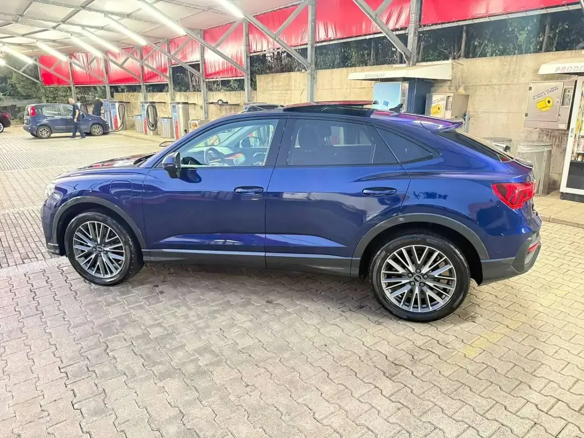 Usata Audi Q3 Sportback Business Plus 150 CV (110 kW) 2021 Blu/azzurro SUV