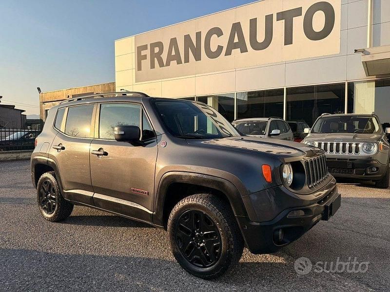 Usata Jeep Renegade Trailhawk 170 CV (125 kW) 2017 Grigio scuro SUV