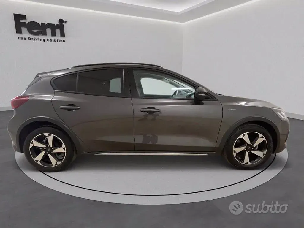 Usata Ford Focus Active 125 CV (91 kW) 2022 Grigio Berlina