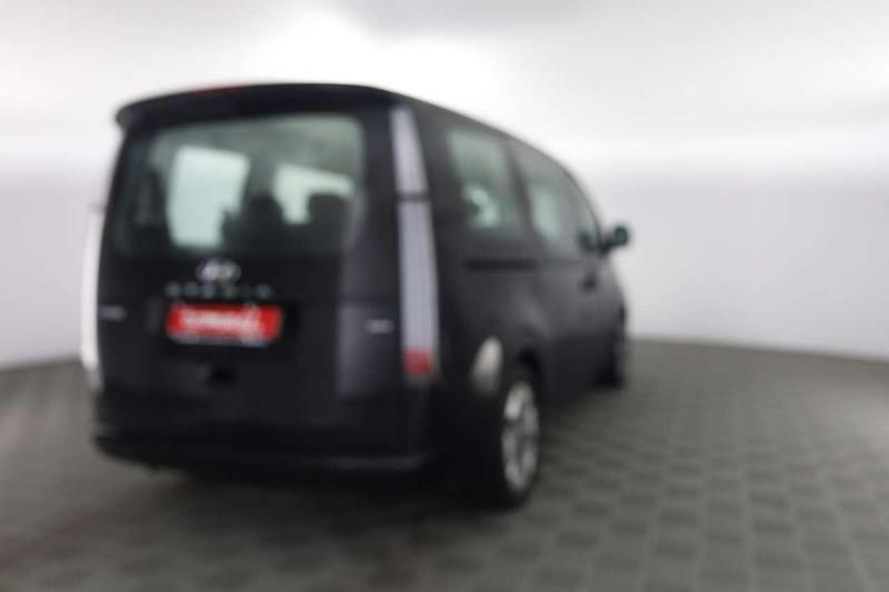 Usata Hyundai Staria 177 CV (130 kW) 2023 Abyss black Monovolume