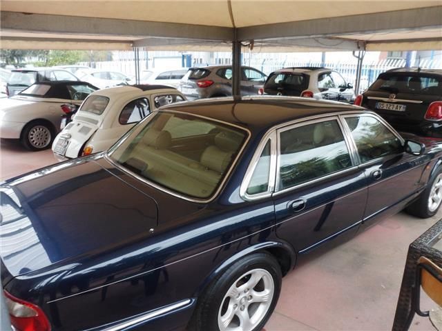 Sold Jaguar XJ8 3.2 cat LWB ESCLUS. - used cars for sale - AutoUncle