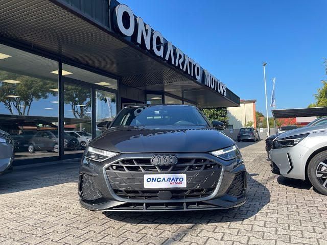 Usata Audi A3 S-Line 150 CV (110 kW) 2024 Grigio Berlina