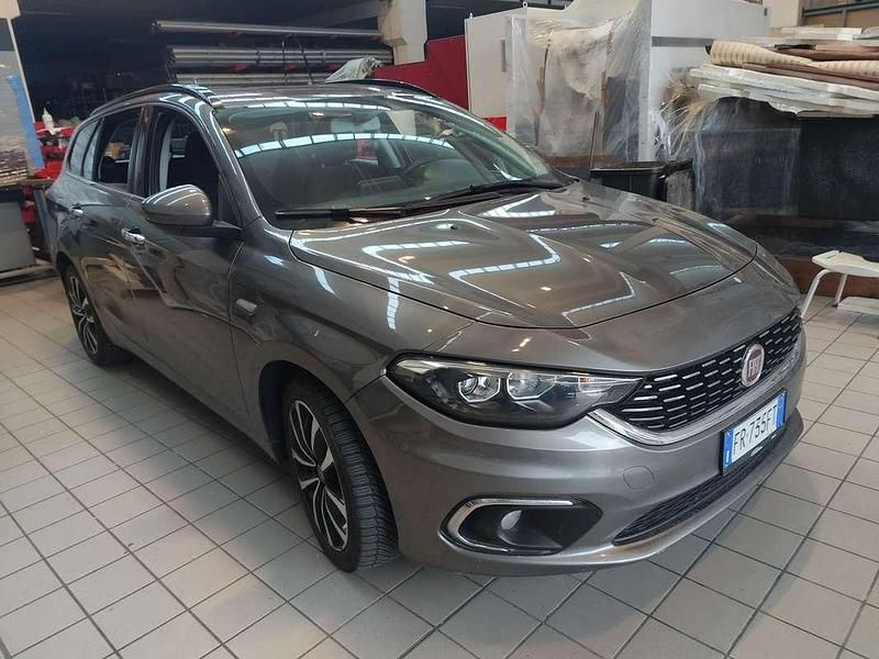 Usata Fiat Tipo Easy 120 CV (88 kW) 2018 Argento Station wagon