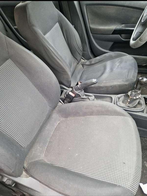 Usata Opel Corsa Edition 54 CV (39 kW) 2010 Grigio Berlina