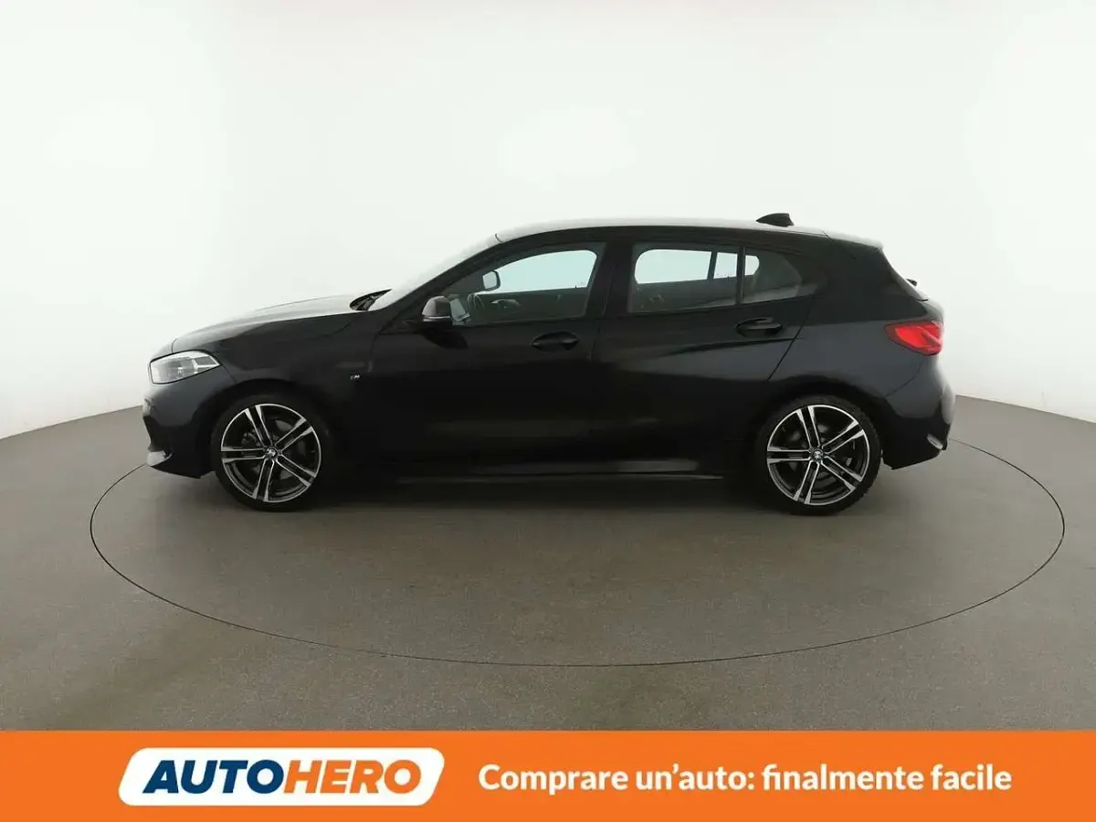 Begagnad BMW 118 M Sport 136 HK (100 kW) 2022 Svart Halvkombi